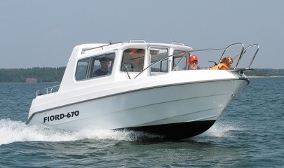 Pleasure-fishing boats