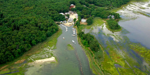 Aucoot Cove Boat Yard