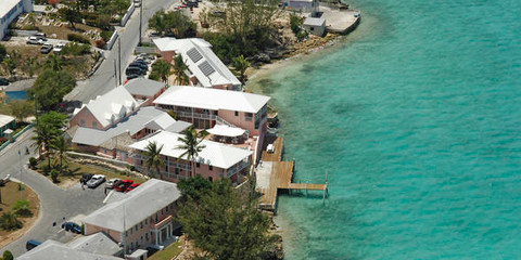 Peace & Plenty Hotel Dock