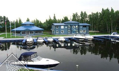 Yacht club and restaurant "Fairway"