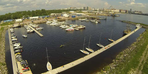 The yacht port "Hercules"