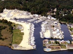 Holiday Harbor Marina & Yacht Sales