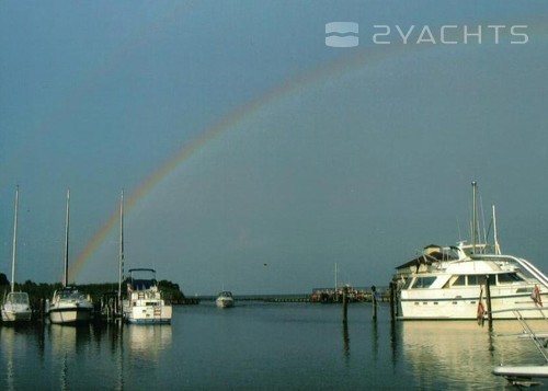 Castle Harbor Marina