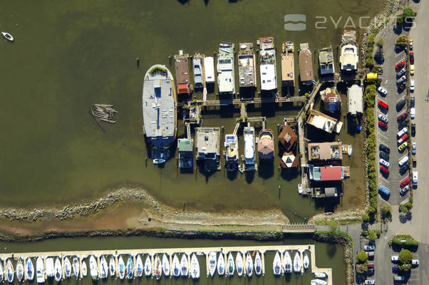 A-Dock Floating House Docks