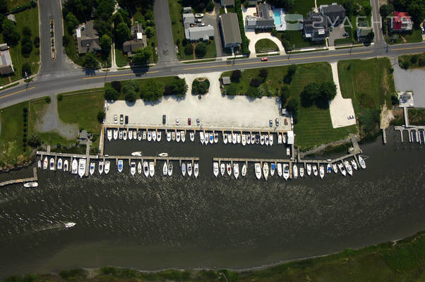 Pilottown Yacht Basin