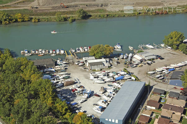 Riley's Marina