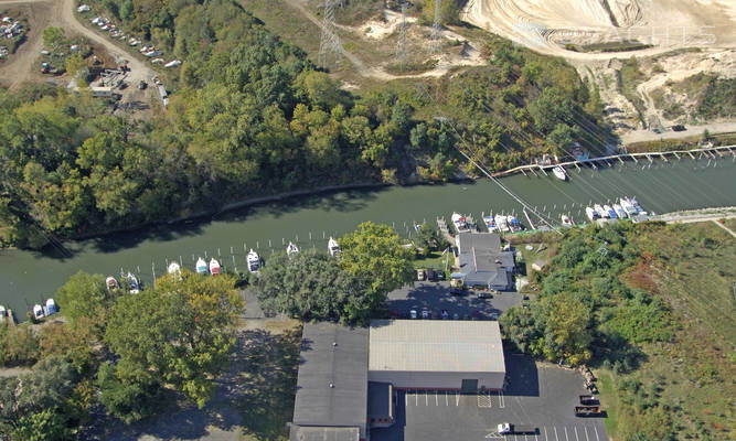 Marquette Yacht Club