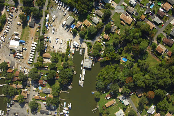 Deckelman's Boat Yard