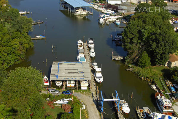 Deckelman's Boat Yard