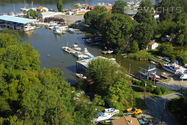 Deckelman's Boat Yard