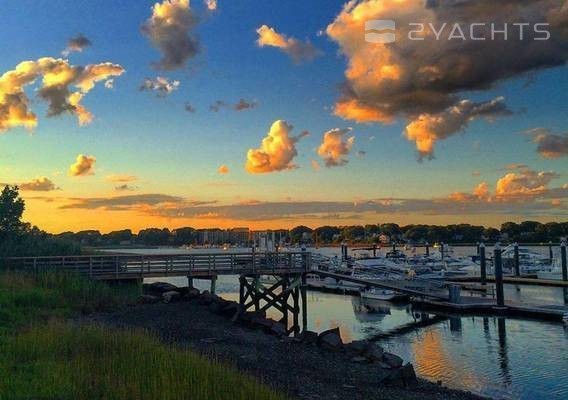 Bay Pointe Marina, a Suntex Marina