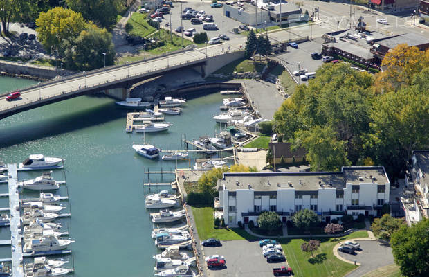 Boat House Pub and Marina