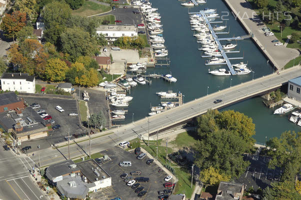 Boat House Pub and Marina