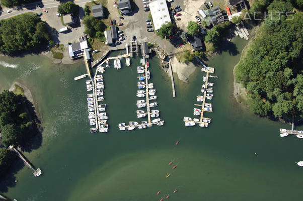 BGs Boat House Restaurant and Marina