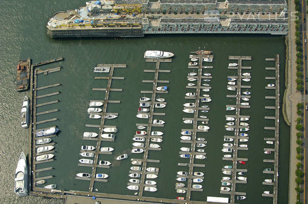 Lincoln Harbor Yacht Club