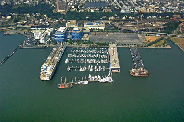 Lincoln Harbor Yacht Club