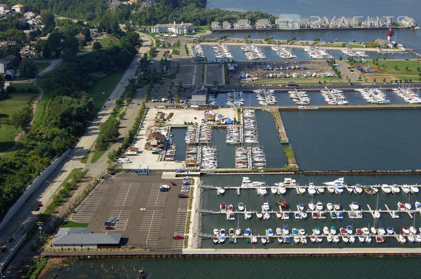 Commodore Perry Yacht Club