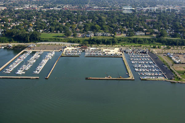 Commodore Perry Yacht Club