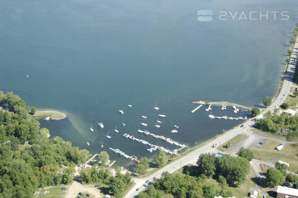 Apple Island Marina