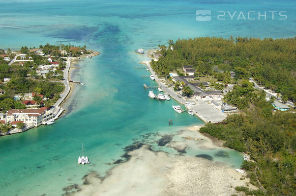 Lighthouse Yacht Club and Marina