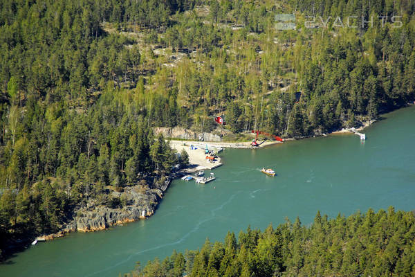 Baroesund Baroelandet Harbour