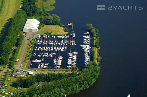 Yachtharbor/Watersportcentrum De Eemhof