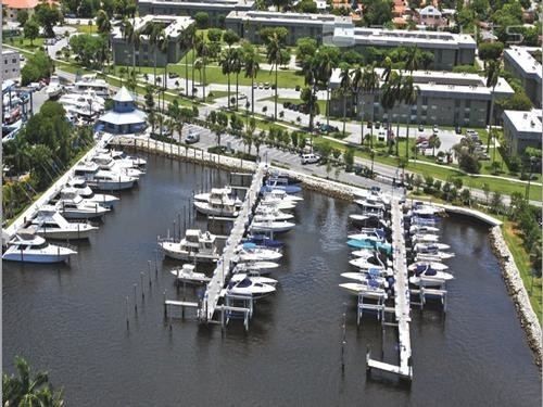 River Cove Marina