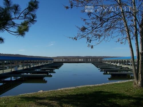 Queen’s Cove Marina