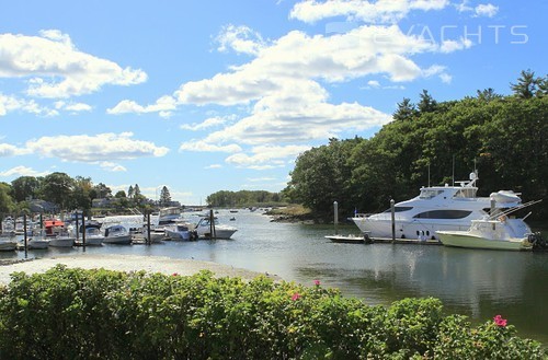 Yachtsman Lodge & Marina