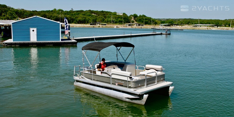 Uncle Gus’ Marina and Resort on Lake Whitney