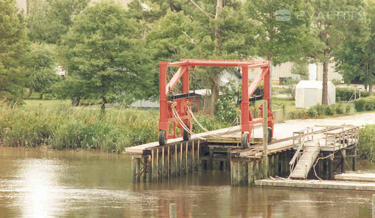 Two-Way Boat Yard