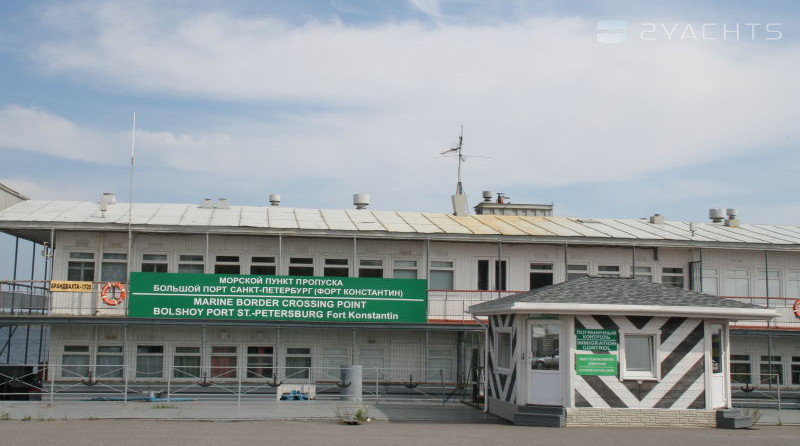 The border and customs control in Kronstadt