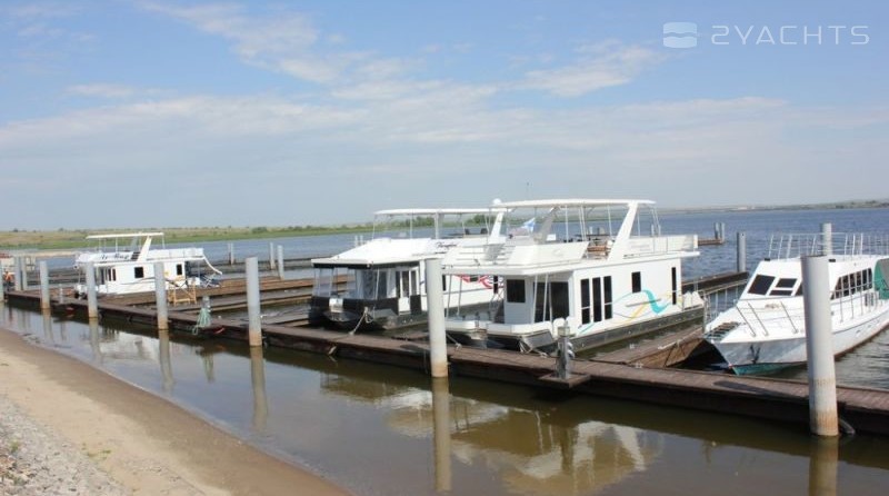 Yacht club "Boat house"