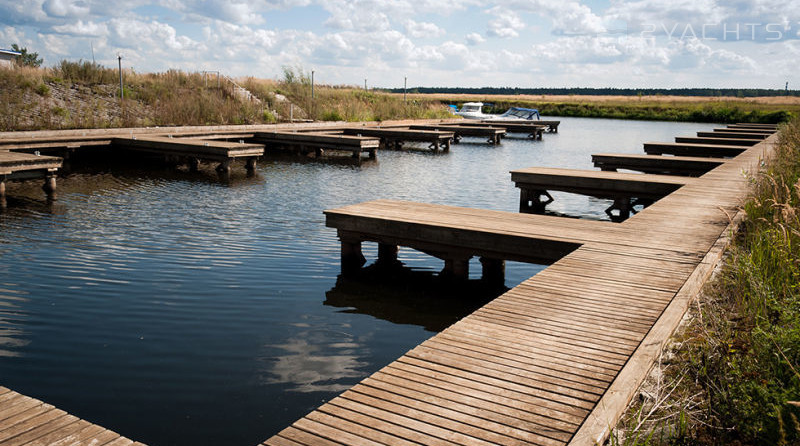 Parking of yachts and boats "Volga coast"