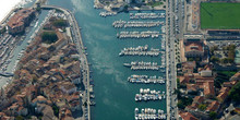 Bassin De Ferrieres Marina