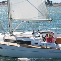 Beneteau Oceanis 37