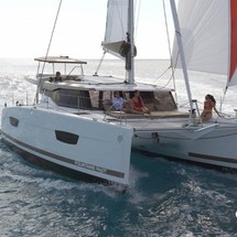 Fountaine Pajot Lucia 40