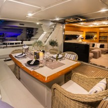 Ferretti 225