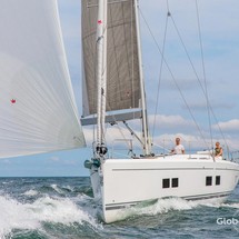 Hanse 548