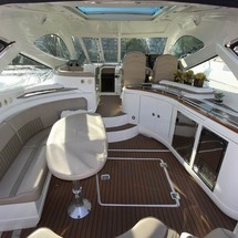 Cruisers Yachts 520 Sports Coupe