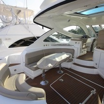 Cruisers Yachts 520 Sports Coupe