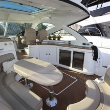 Cruisers Yachts 520 Sports Coupe