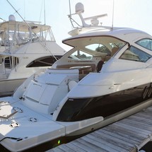 Cruisers Yachts 520 Sports Coupe