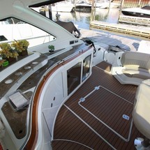 Cruisers Yachts 520 Sports Coupe