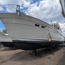 Chris-Craft Commander 44