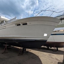 Chris-Craft Commander 44