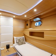 AB Yachts 68