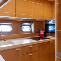 AB Yachts 68