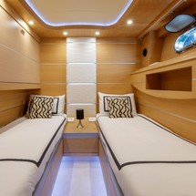 AB Yachts 68