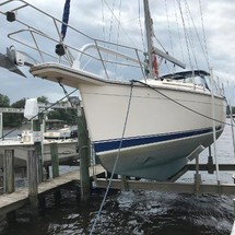 Island Packet Yachts Estero